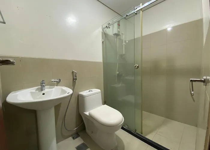 Apartment Family Size Staycation In Makati With New Year's Firework Balcony View Manila