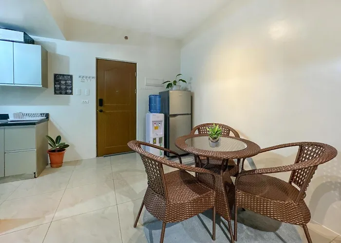Family Size Staycation In Makati With New Year's Firework Balcony View *