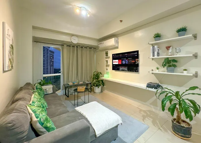 Family Size Staycation In Makati With New Year's Firework Balcony View * Manila