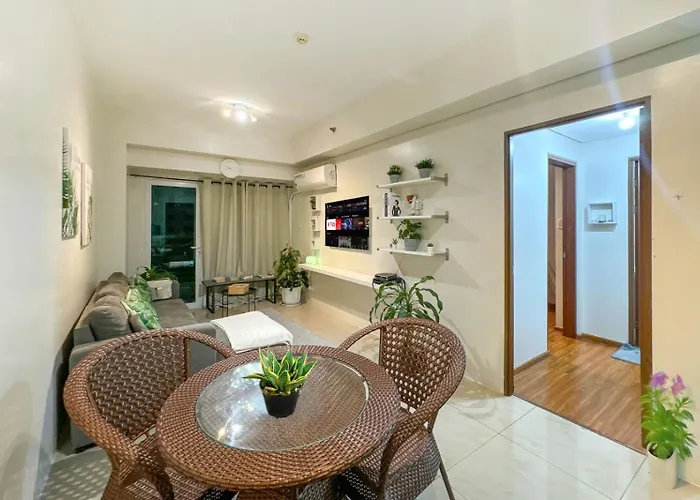 Family Size Staycation In Makati With New Year's Firework Balcony View